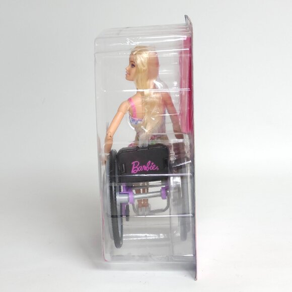 NEW Barbie Fashionistas Doll #194 Wheelchair and Ramp, Straight Blonde Hair - Picture 4 of 5